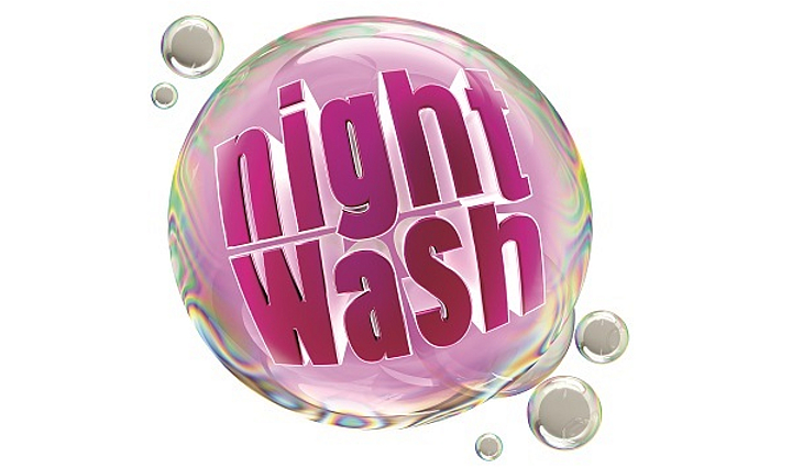 Schriftzug NightWash in pink in einer großen Seifenblase