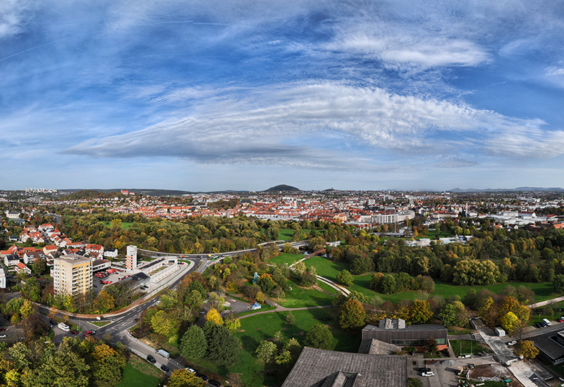 Panorama über Fulda aus Sicht des höchsten mobilen Aussichtsturms der Welt, der Grünen Aussicht.